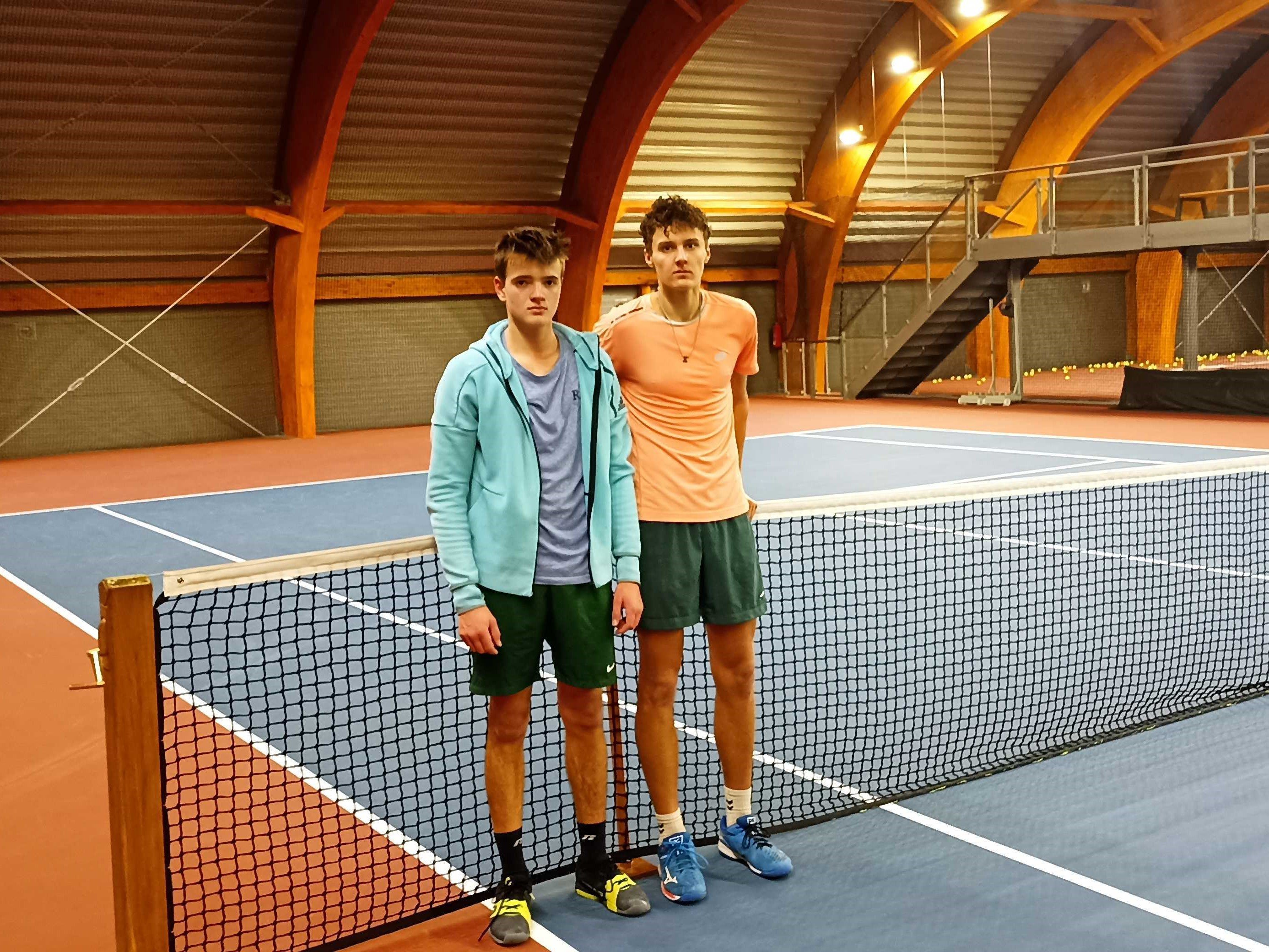 Zleva Filip Paroulek a Tomáš Zlatohlávek, aktéři pondělního finále dvouhry