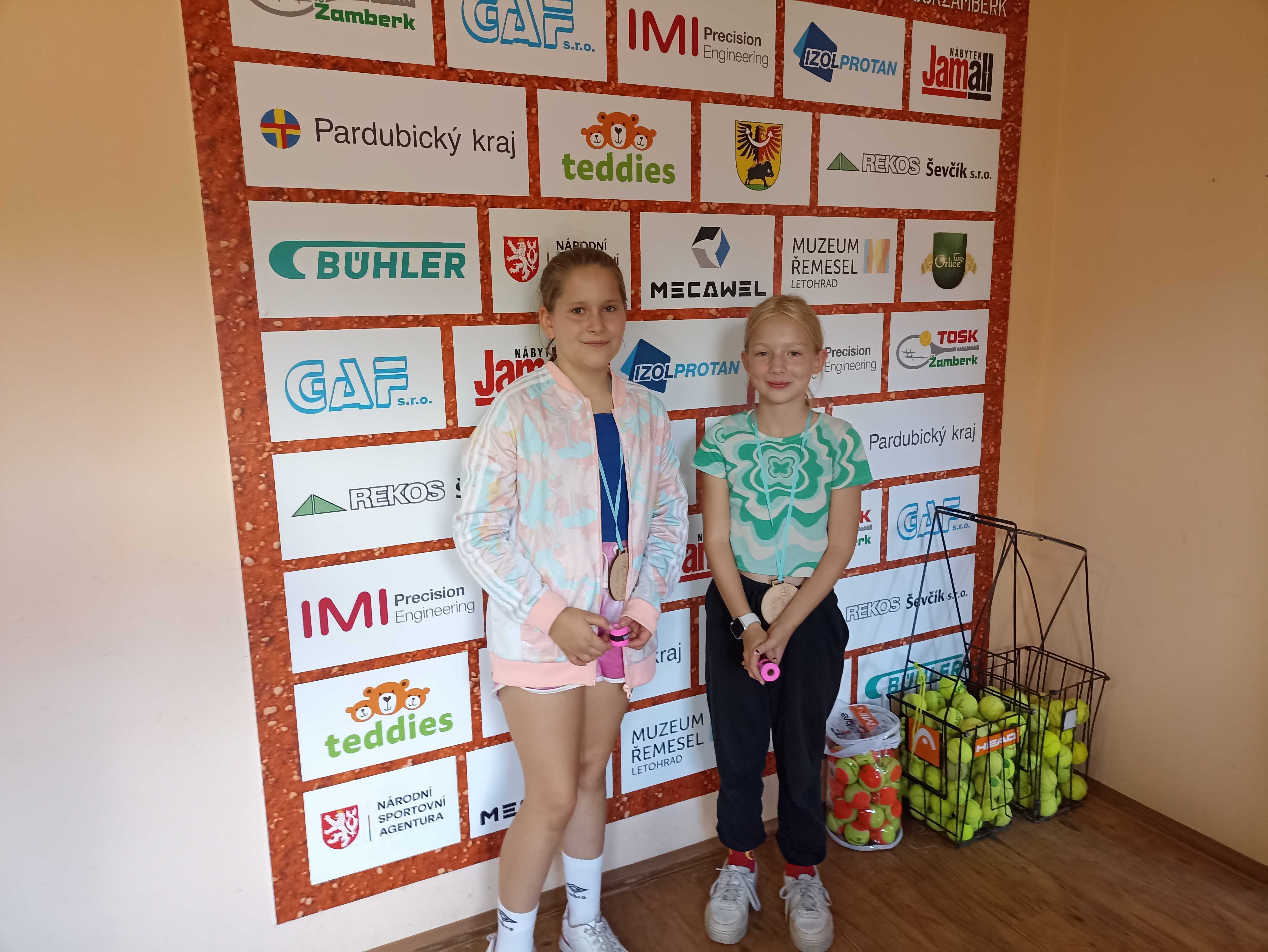 TOSK Žamberk reprezentovaly Amálie Adamcová a Kristýna Chárová