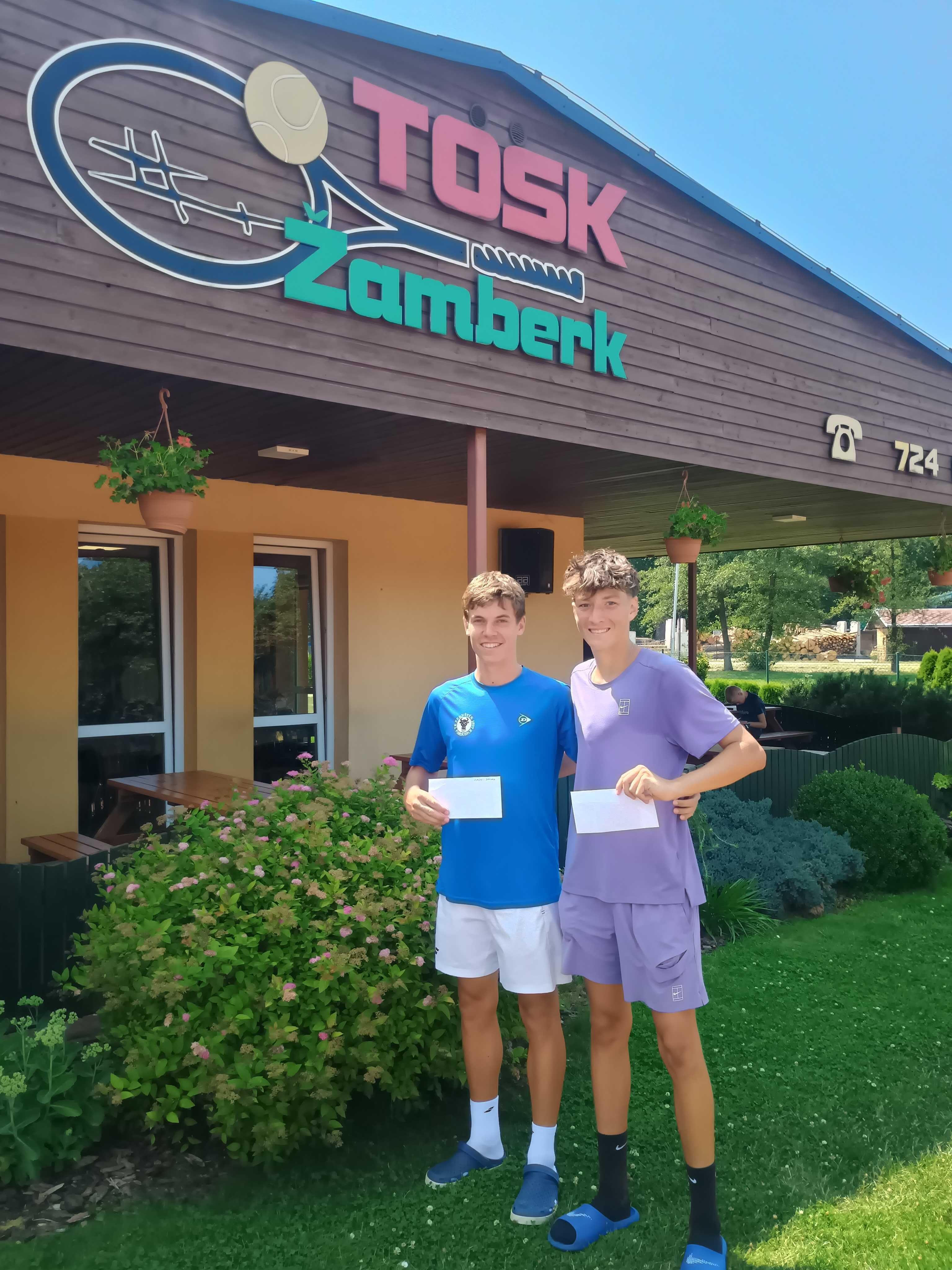 Finalisté dvouhry Martin Šmíd a Matyáš Maršík