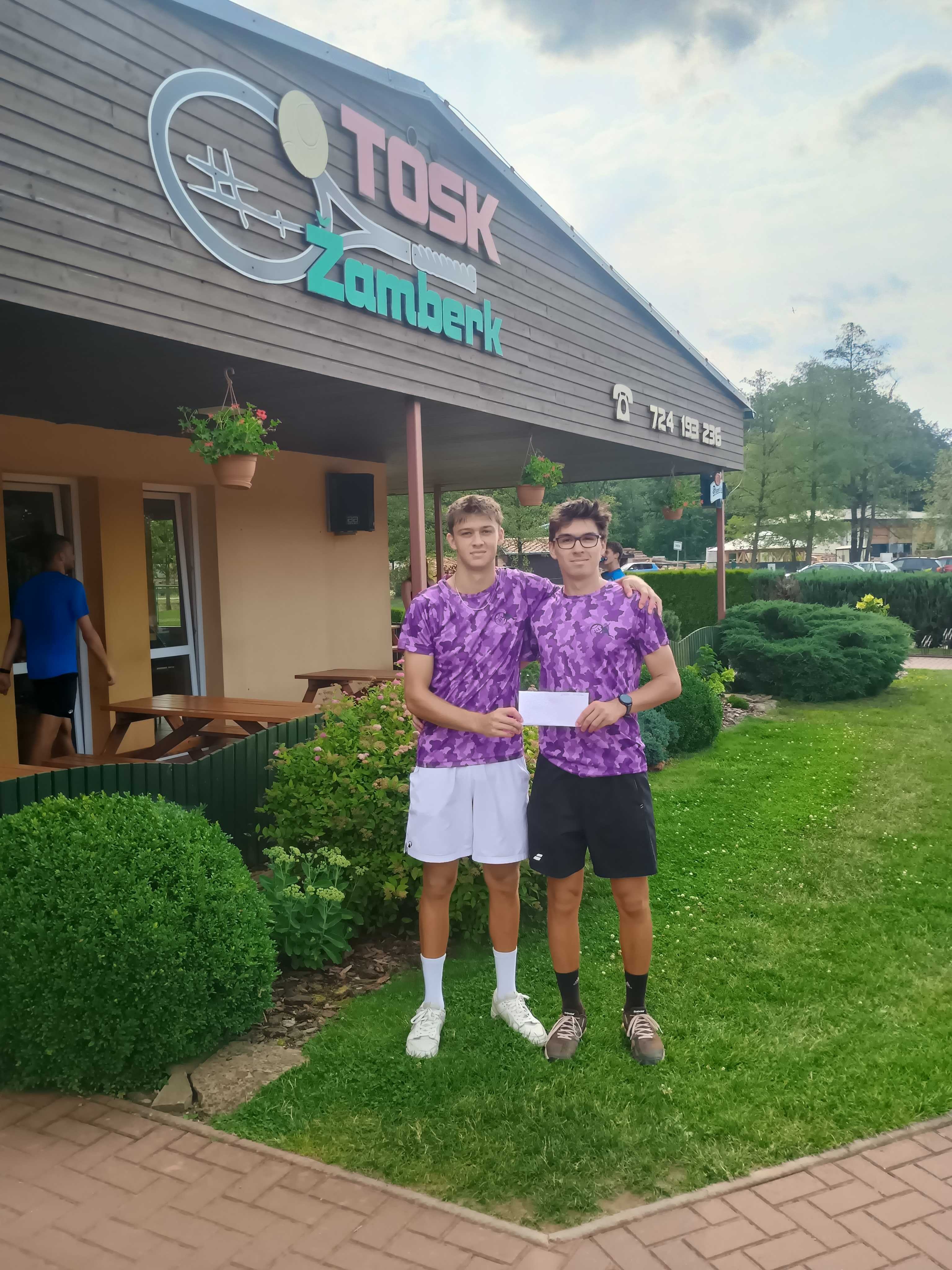 Finalisté čtyřhry Daniel Drápela a Jakub Vrtěna