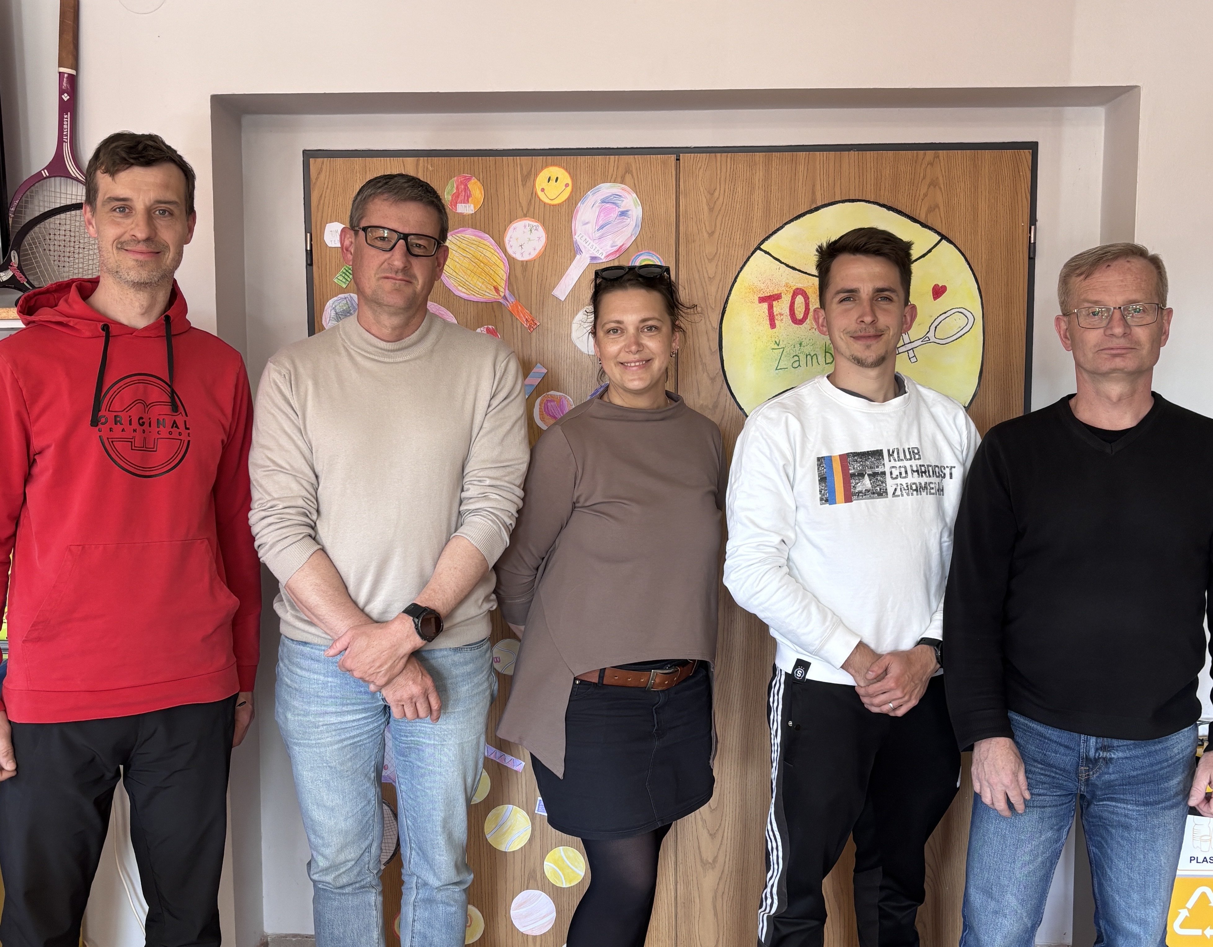 Zleva Jakub Kulhánek, Martin Jandík, Adéla Hrubešová, Dominik Jedlička a Jaromír Malý
